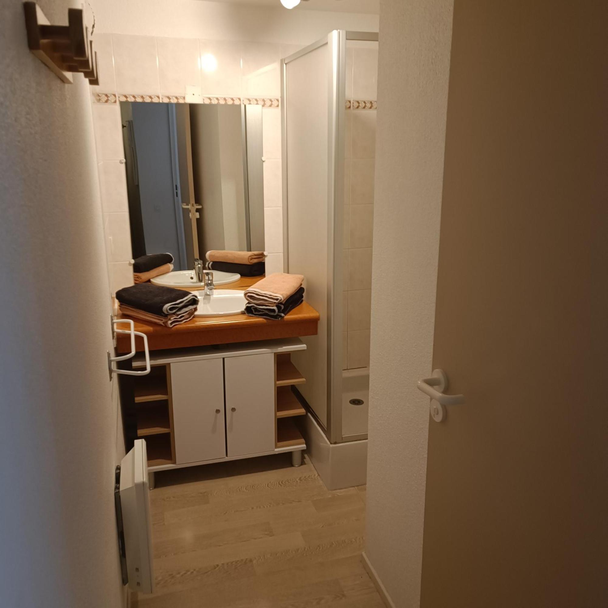 Joli T2 Avec Alcove Wifi 4 Pers Linge De Maison Inclus Cauterets Exterior photo